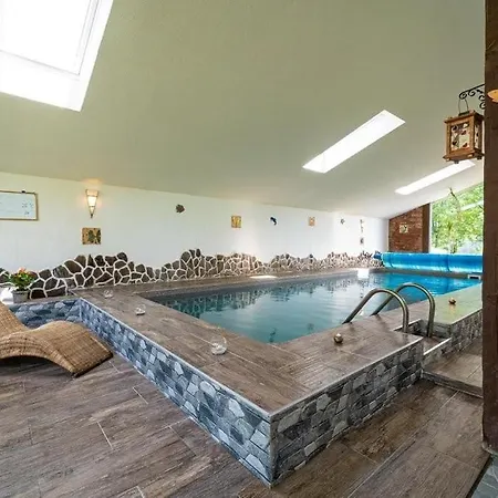 アパート Filip Wellness,kryty Bazen タトランスカー・シュトゥルバ